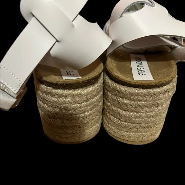 Steve Madden White Platform Sandal Sz 8 - Image 3