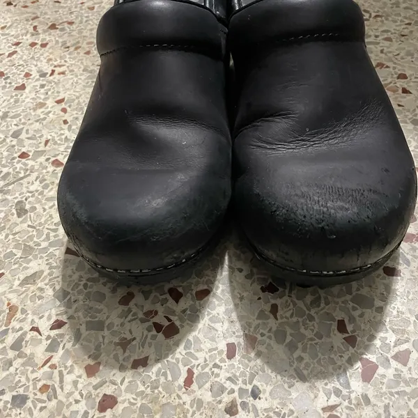 Dansko XP black clogs size 6 - Image 3