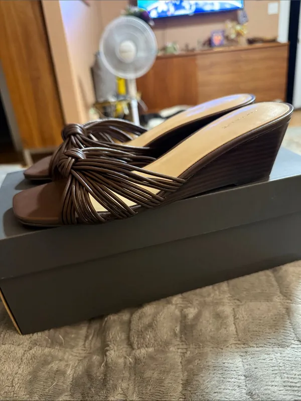 Ann Taylor Brown Knotted Leather Low Wedge Slide Sandals Shoes Mules NIB Size 9 - Image 4
