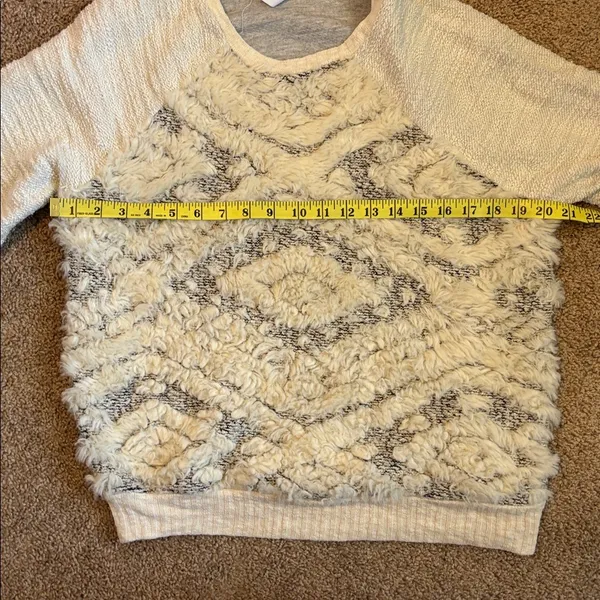 Anthropologie Amadi Texture-Stitched Calista Faux Fur Moroccan Sweatshirt Top - Image 7