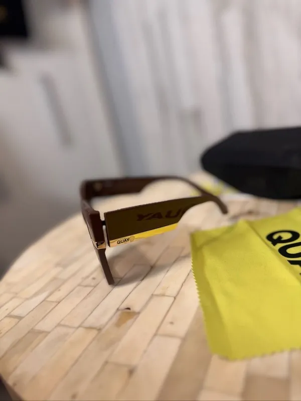 Quay Australia Notorious Oversized Square Sunglasses Chocolate Brown Gold - Image 4
