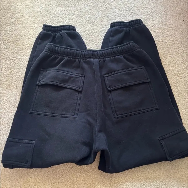Aritzia Sweatfleece Cargo Joggers - Image 3