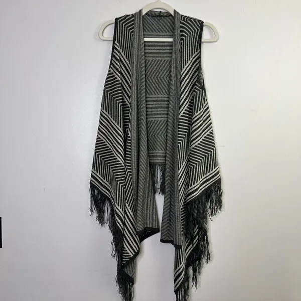 Southwestern Aztec Chevron Printed Fringe‎ Hem Handkerchief Hem Vest - Image 2