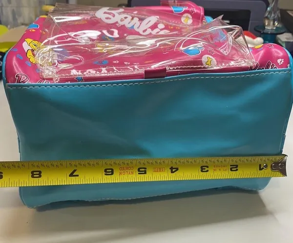 Mattel Barbie pet vet blue/ pink backpack - Image 10