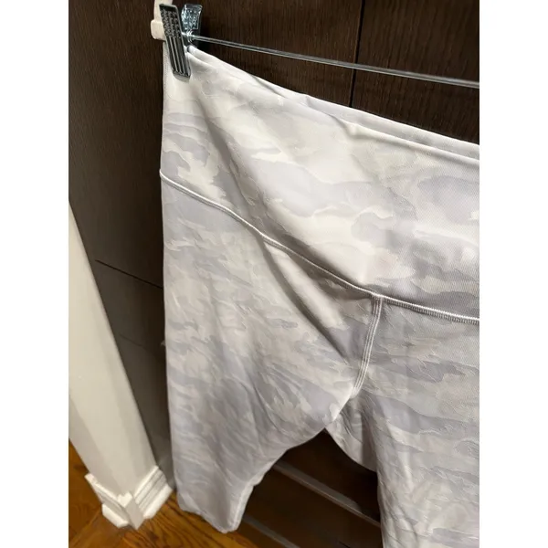 Lululemon‎ Wunder Under High-Rise Tight 25" *Luxtreme 18 - Image 2