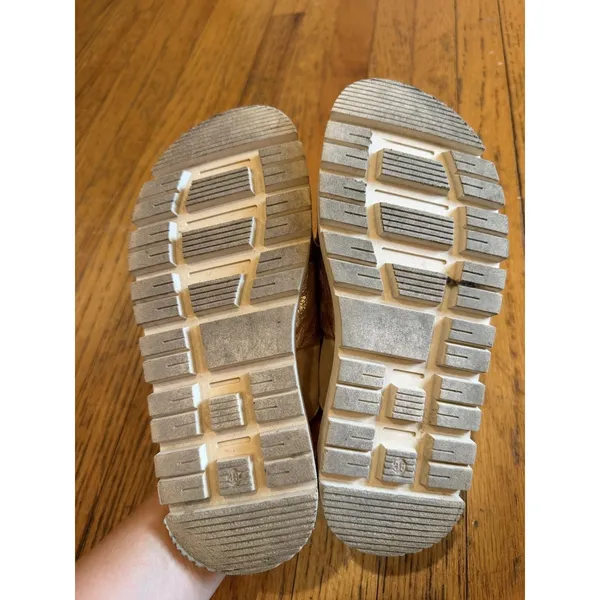 Casta Women's Gold Leather Platform Sandals Size 7.5 - Image 3