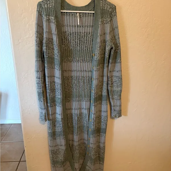 Free People Cozy Up Cardigan Maxi Dress. Size large. Preloved - Image 4