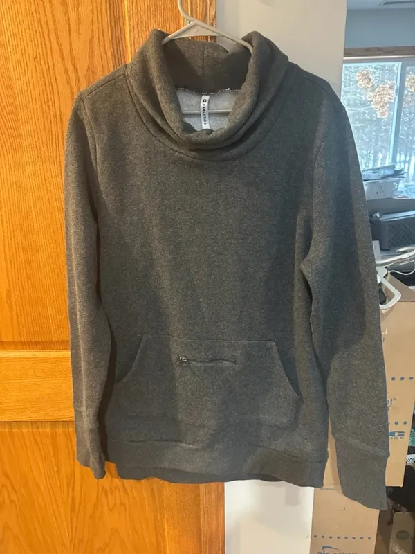 Like new! Fabletics Gray Sweatshirt - Image 6