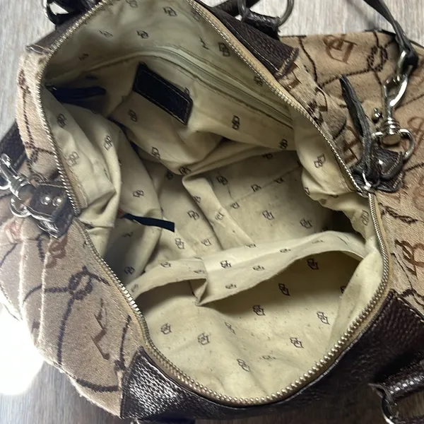 Dooney & Bourke Vintage Hand/Shoulder Bag - Image 15