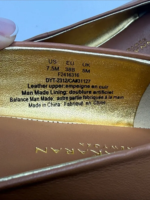 Donna Karan New York Women's Kylee Logo Leather Ballet Flats Size 7.5M - Image 5