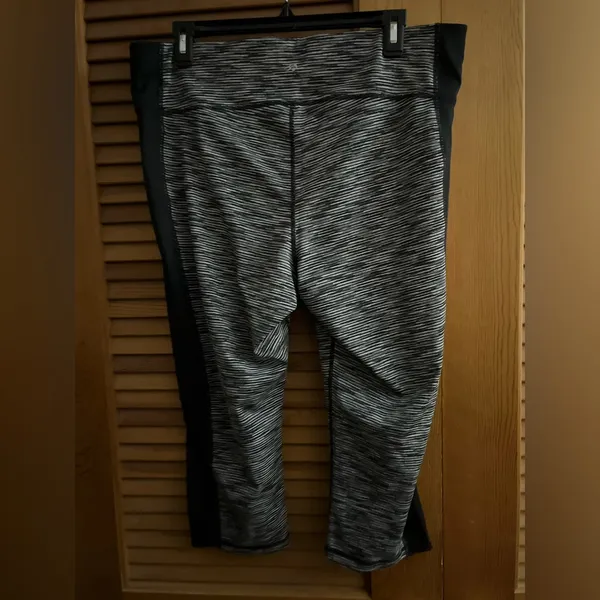 Ideology Womens Plus Size Space Dyed Cropped Leggings size 1X - Image 3
