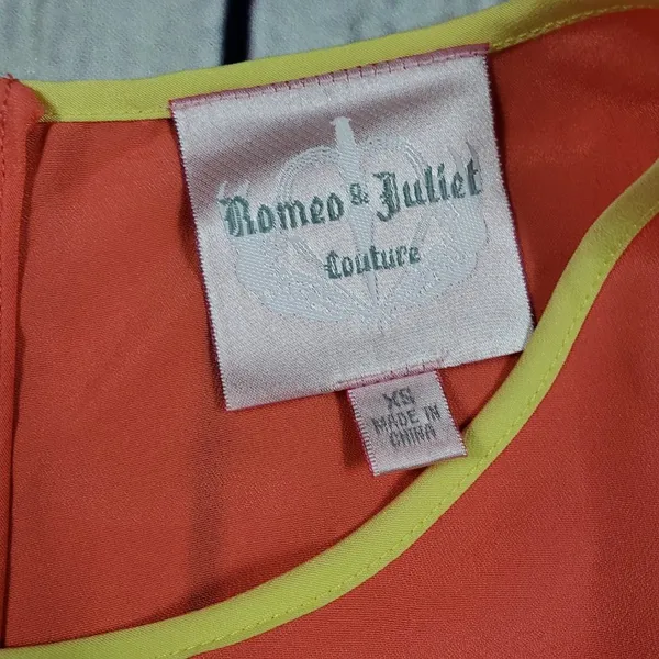 Romeo + Juliet Couture Orange Sleeveless Zippered Peplum Top Women's Size XS - Image 5