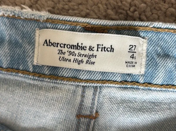Abercrombie 90s Straight Ultra High-Rise Jeans - Image 2