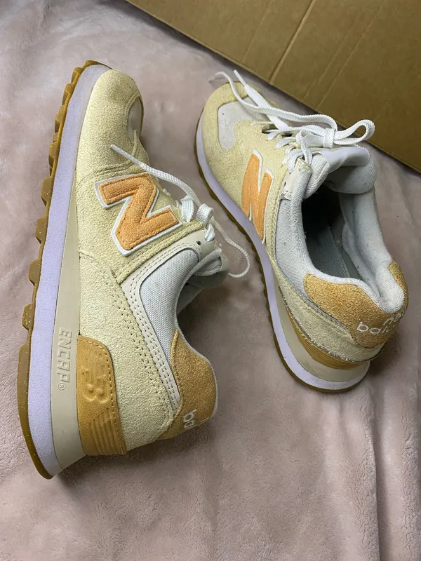 New Balance 574 Women Sneakers Shoes Size 8 - Image 5