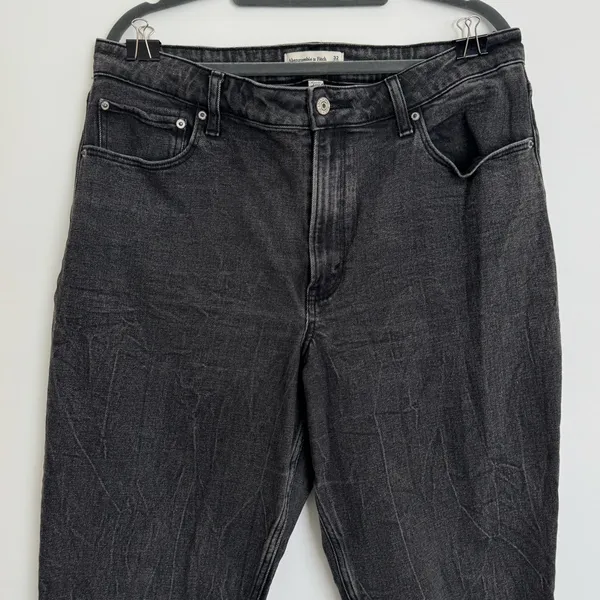Abercrombie & Fitch Curve The Mom High Rise Jeans in a Black Faded‎ Acid Wash 14 - Image 3