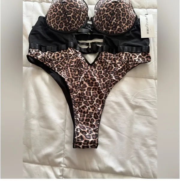 OH La La Cheri Leopard princts Woman body suit - Image 6