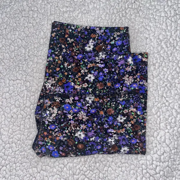 Lululemon Align High Rise Shorts - Image 2