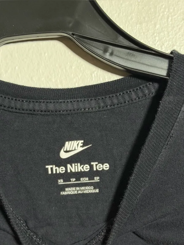 Nike Women Black Nike Tee White Swoosh Logo Activewear size XS - Image 4