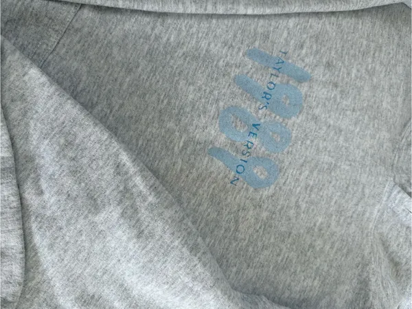 Taylor Swift 1989 Taylor’s Version Eras Tour Grey Hoodie Medium - Image 3