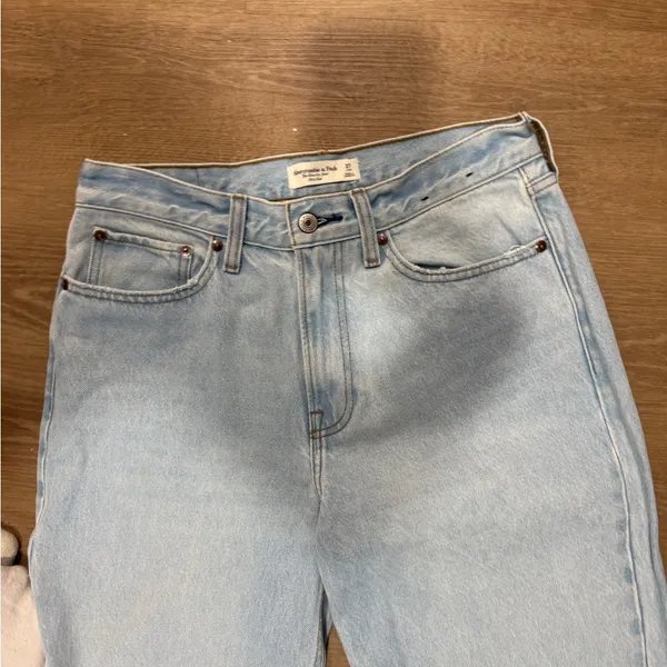 NEW ABERCROMBIE AND FITCH jeans size 4 - Image 11