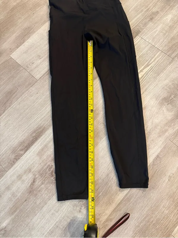 Vuori Stride Pocket Leggings Size Small - Image 6