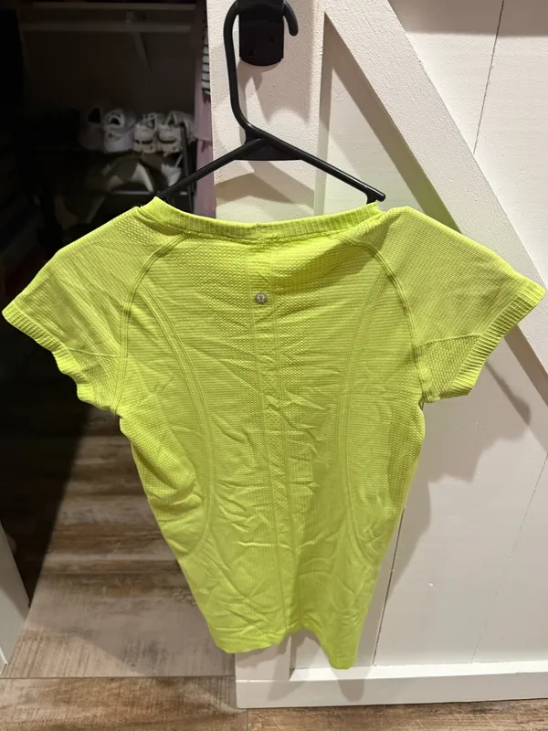 Lululemon Swiftly Tech Short Sleeve Green - Image 2