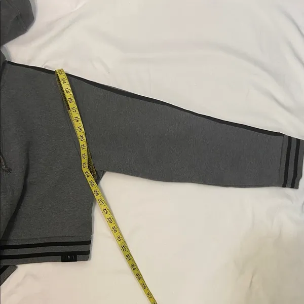 Puma Fenty By Rihanna Grey Rising Sun Lace-Up Cropped Hoodie.Size-Medium - Image 7