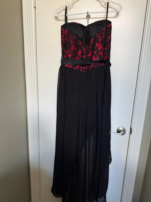 Strapless Red and Black Lace Evening Dress - Image 4