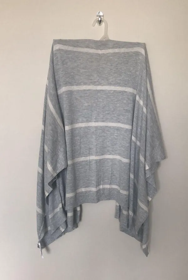 Loft Scarf / Poncho One Size - Image 4