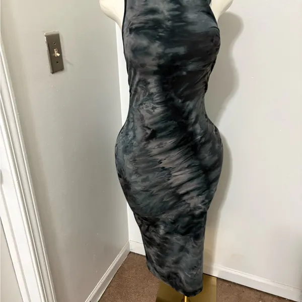 Sleek Black Marble-Print Bodycon Maxi Dress Large NWOT - Image 2