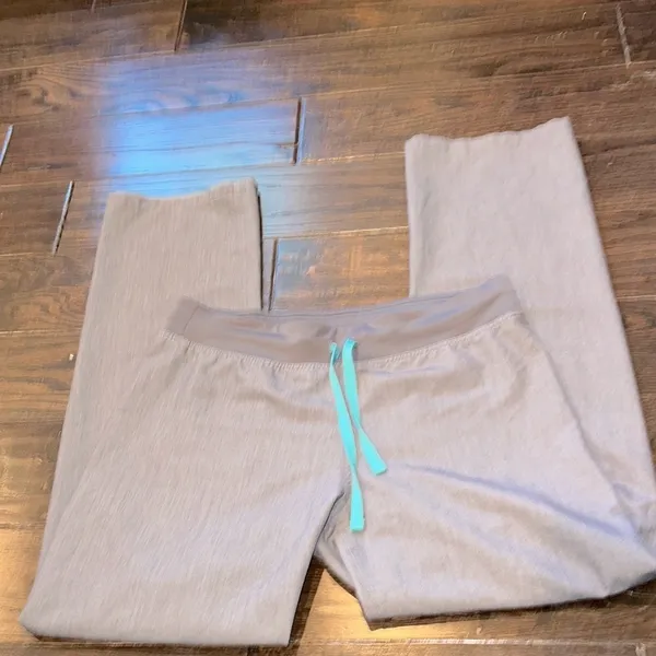 Figs Technical Collection Gray nurses Pants size small - Image 2
