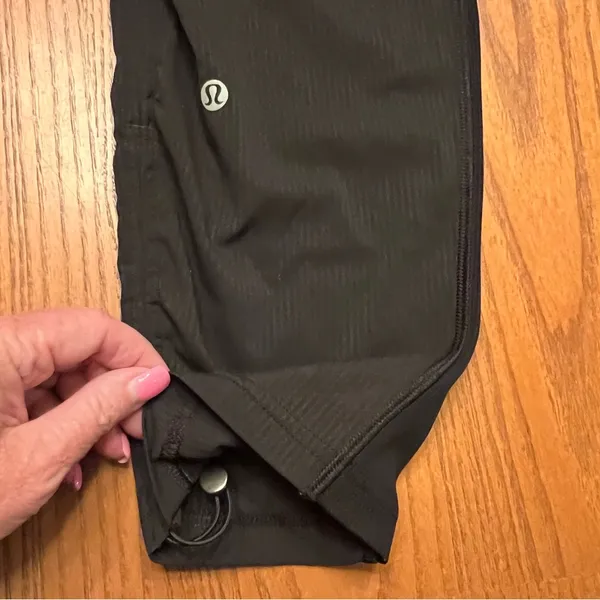 Lululemon‎ Dance Studio Crop 25" Cinchable Hem Mid-Rise Pants in Black Size 2 - Image 16