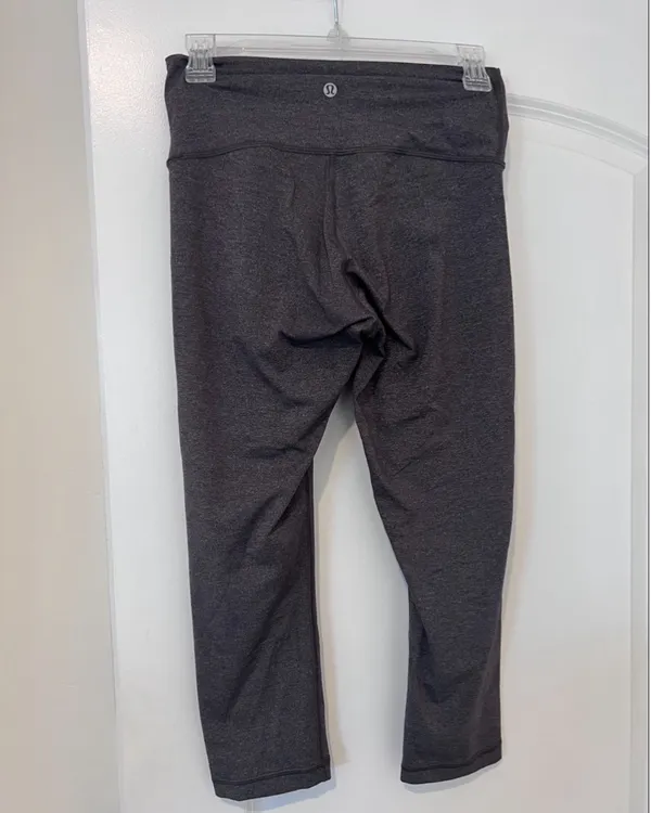 Lululemon Leggings Capri Gray Size 8 - Image 2