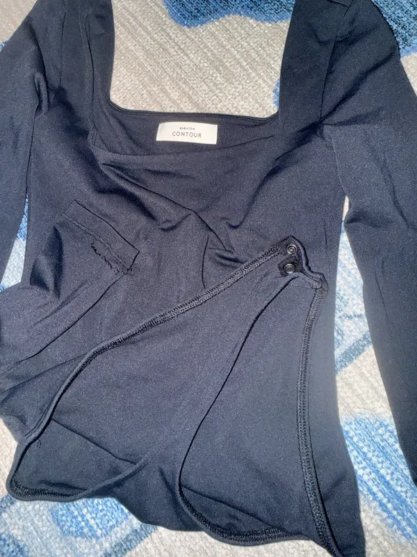 Aritzia Babaton Bodysuit Contour Long Sleeve - Image 3