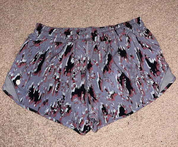 Lululemon Hotty Hot Short 2.5” - Image 4