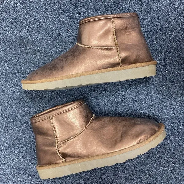Arizona Jeans bronze brown foil mini ugg boots ankle shearling lined 7.5 - Image 7