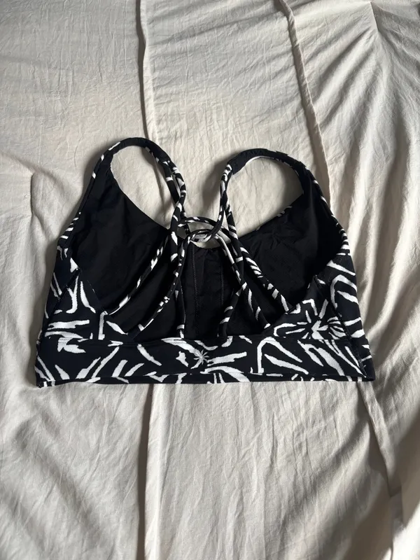 Black and White Athleta Patterned Sports Bra + Leggings Set - Image 3