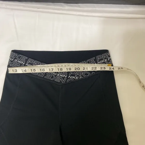 Nike Pro Dri-Fit Women’S Black Leggings. Medium. - Image 2