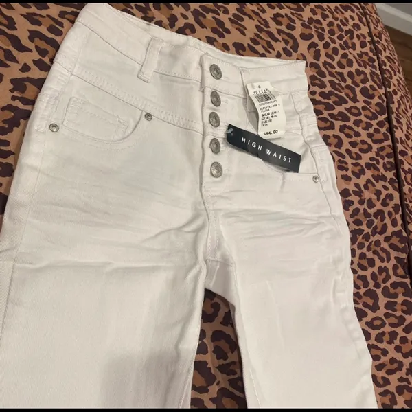 White Jeans Size 00 - Image 2