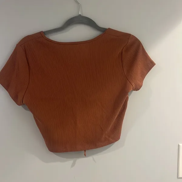 aeropostale burnt orange short sleeve top size medium - Image 2