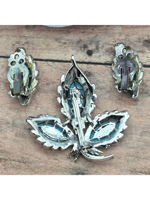 Vintage Faux Turquoise Brooch Clip On Earrings Demi Parure Silver Tone - Image 7