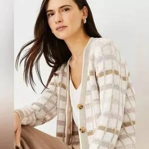 Ann Taylor Plaid Boyfriend Button Front Cardigan in Cream Small - Image 3