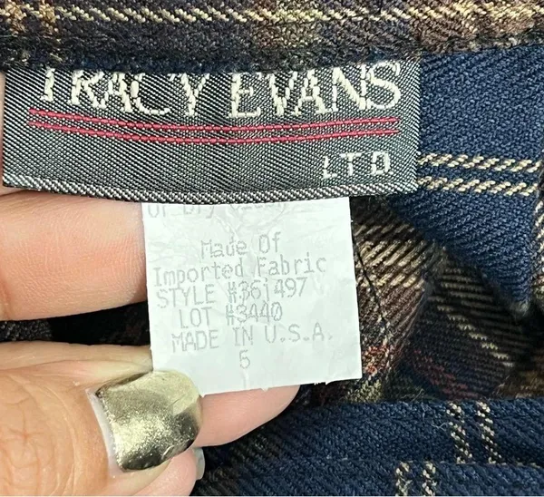 Tracy Evans Vintage size small wrap around vintage plaid skirt rayon blend made in the USA - Image 7