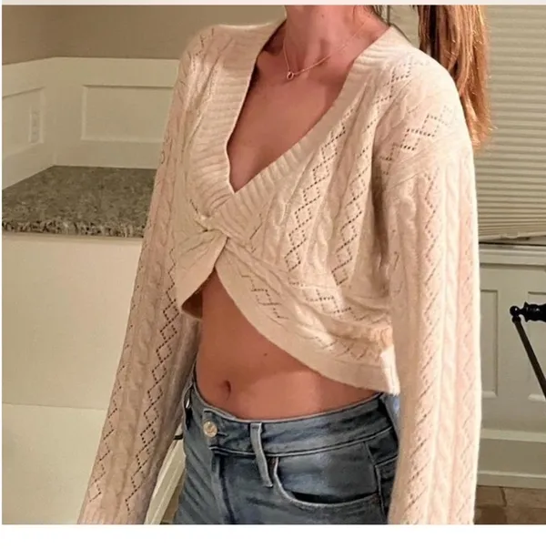 ASTR The Label Cropped Sweater - Image 3