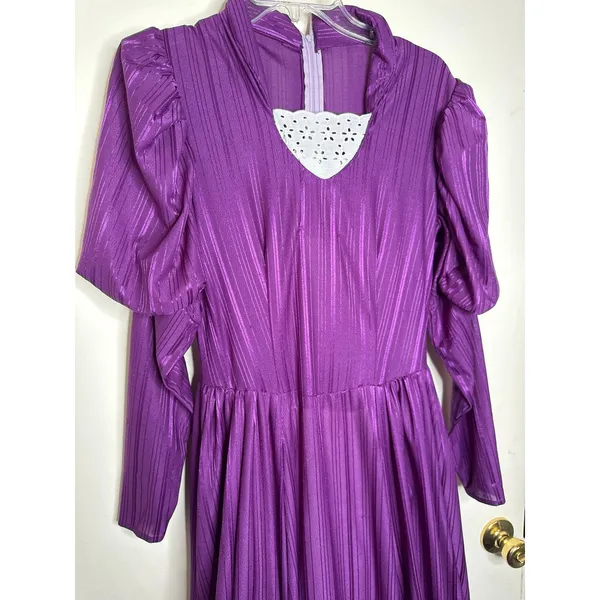 VTG 80s Handmade Purple Pleated Maxi Dress Lace Trim Puff Sleeve Victorian Gown - Image 2