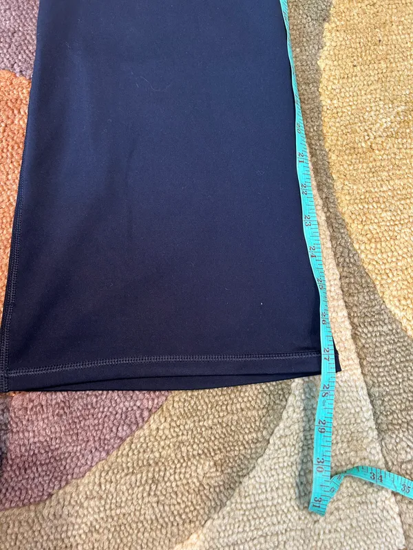 NWOT Black High Waisted Flare Leggings Athletic Yoga Pants Size XS Runs Short - Image 2