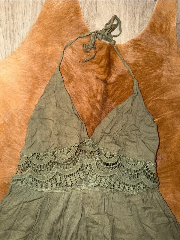 Papermoon Olive Green Boho Halter Dress Size Medium NWT Crochet Ruffle - Image 3