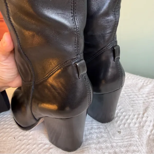 Saks 5th Avenue Sammie Black Leather Knee High Boots Sz 6 New and Unworn - Image 9