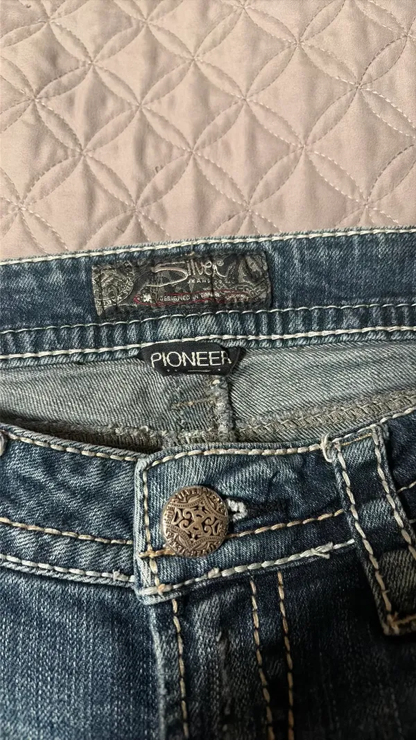 Silver Jeans Pioneer Jeans Bootcut Jeans - Image 3