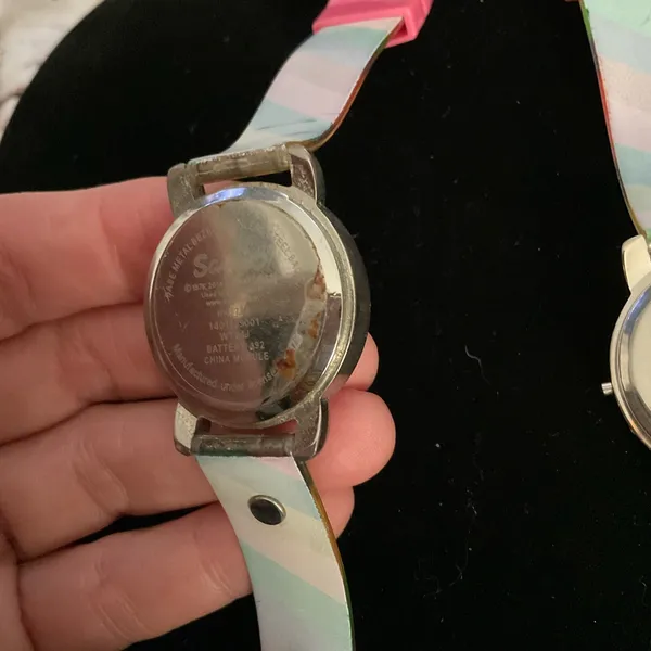 TWO DIGITAL HELLO KITTY‎ WATCHES - Image 3